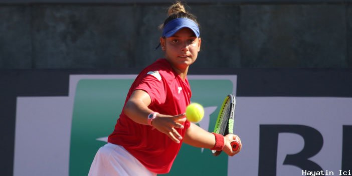 Milli tenisçi Melisa Ercan W15 Caloundra Turnuvası’nda şampiyon oldu
